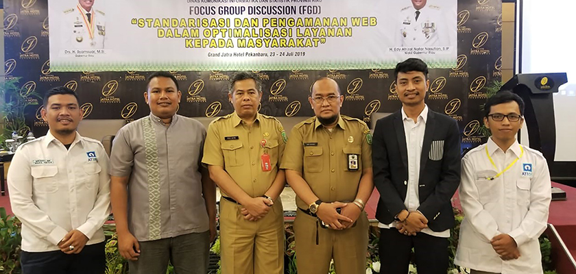 Cover Diskominfotik Riau Undang Dosen PCR pada Kegiatan Diskusi Kelompok Terpumpun Standarisasi dan Pengamanan Website