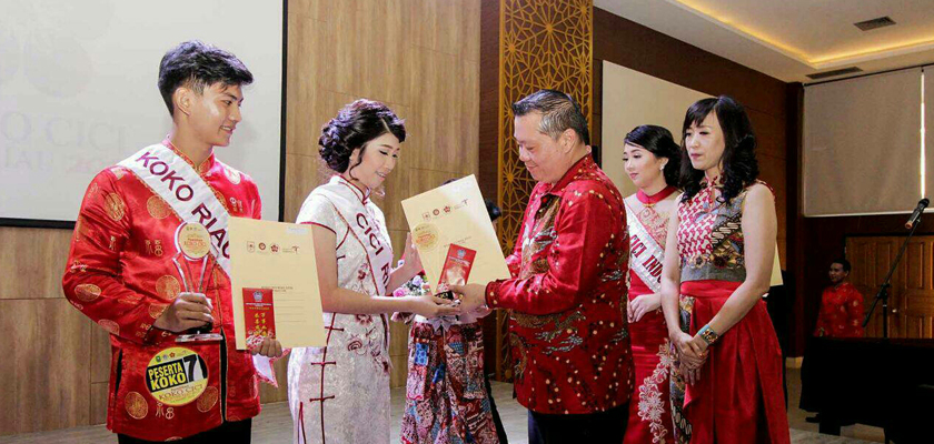 Cover Mahasiswa PCR Borong Gelar Koko Cici Riau 2018