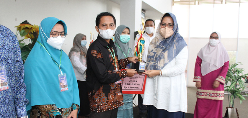 Cover Nursalim, Pustakawan PCR Kembali Raih Prestasi Pada Ajang Pemilihan Pustakawan Berprestasi Tingkat Provinsi Riau
