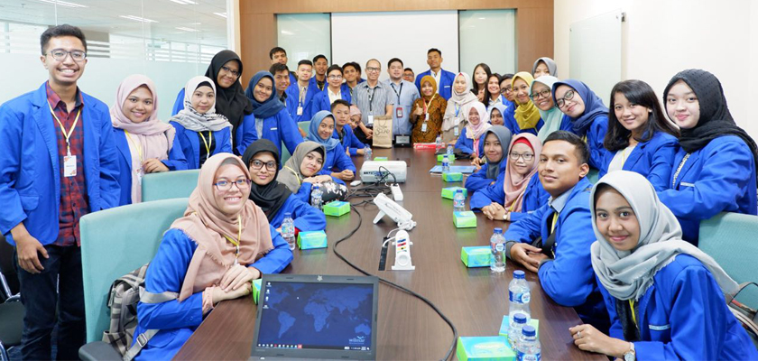 Cover PCR Kenalkan Dunia Industri Kepada Mahasiswa Melalui Studi Ekskursi