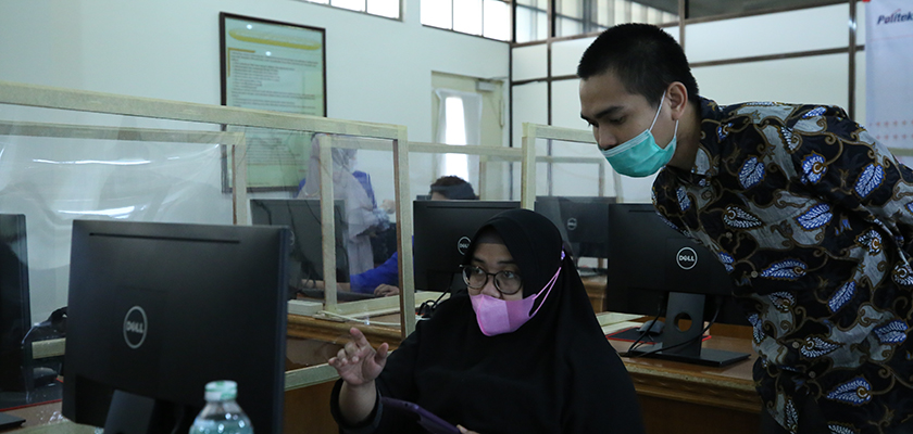 Cover Pengabdian kepada Masyarakat, Dosen Prodi Sistem Informasi Gelar Workshop Laravel untuk Guru SMK/SMA