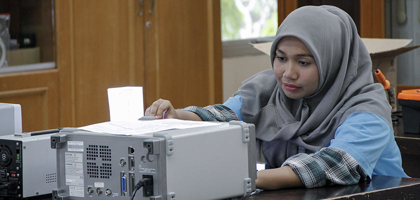 Cover Sebelum Wisuda, Mahasiswa PCR Ini Diterima Bekerja di Perusahaan Internasional
