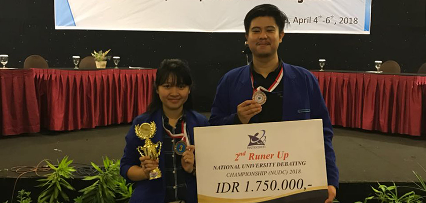 Cover Tim Debat Bahasa Inggris PCR Lolos NUDC Tingkat Nasional