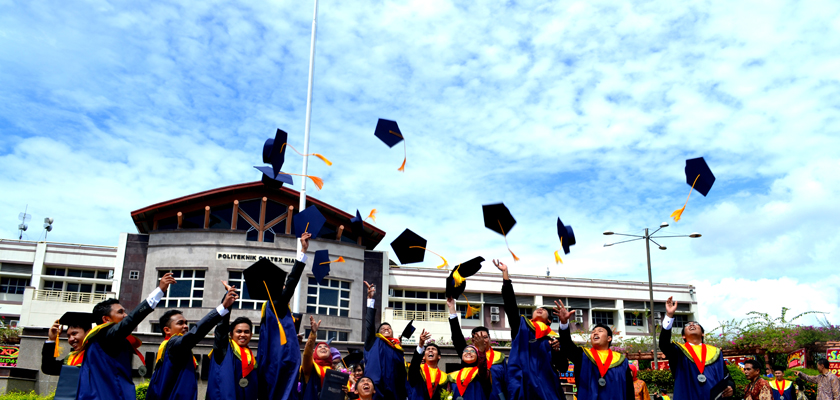 Cover Wisuda XIV Tahun 2017